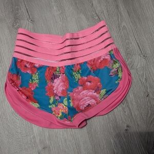 Women's Pink Floral Active Shorts Large